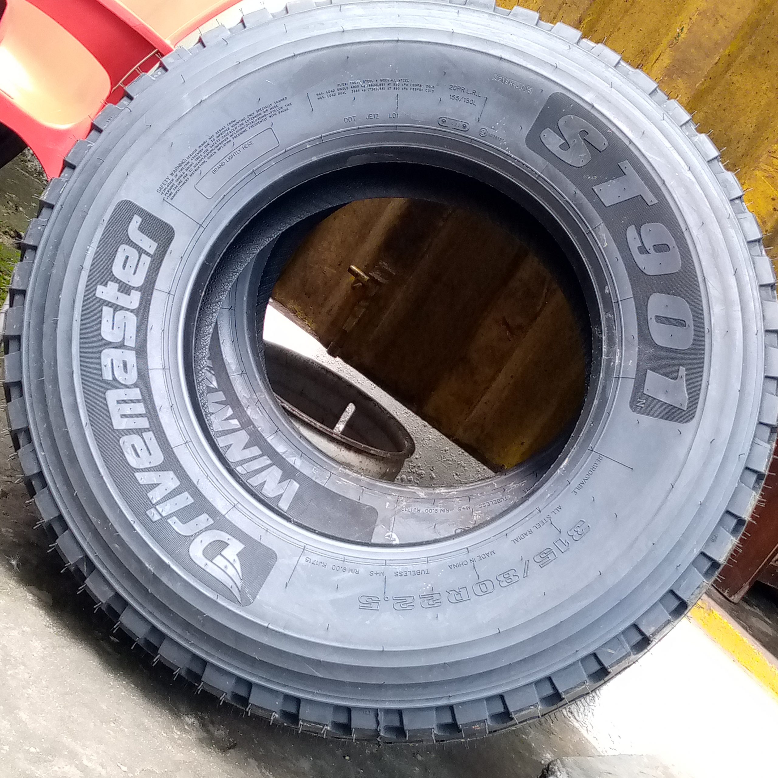 Drivemaster Truck Tire. 315/80R22.5