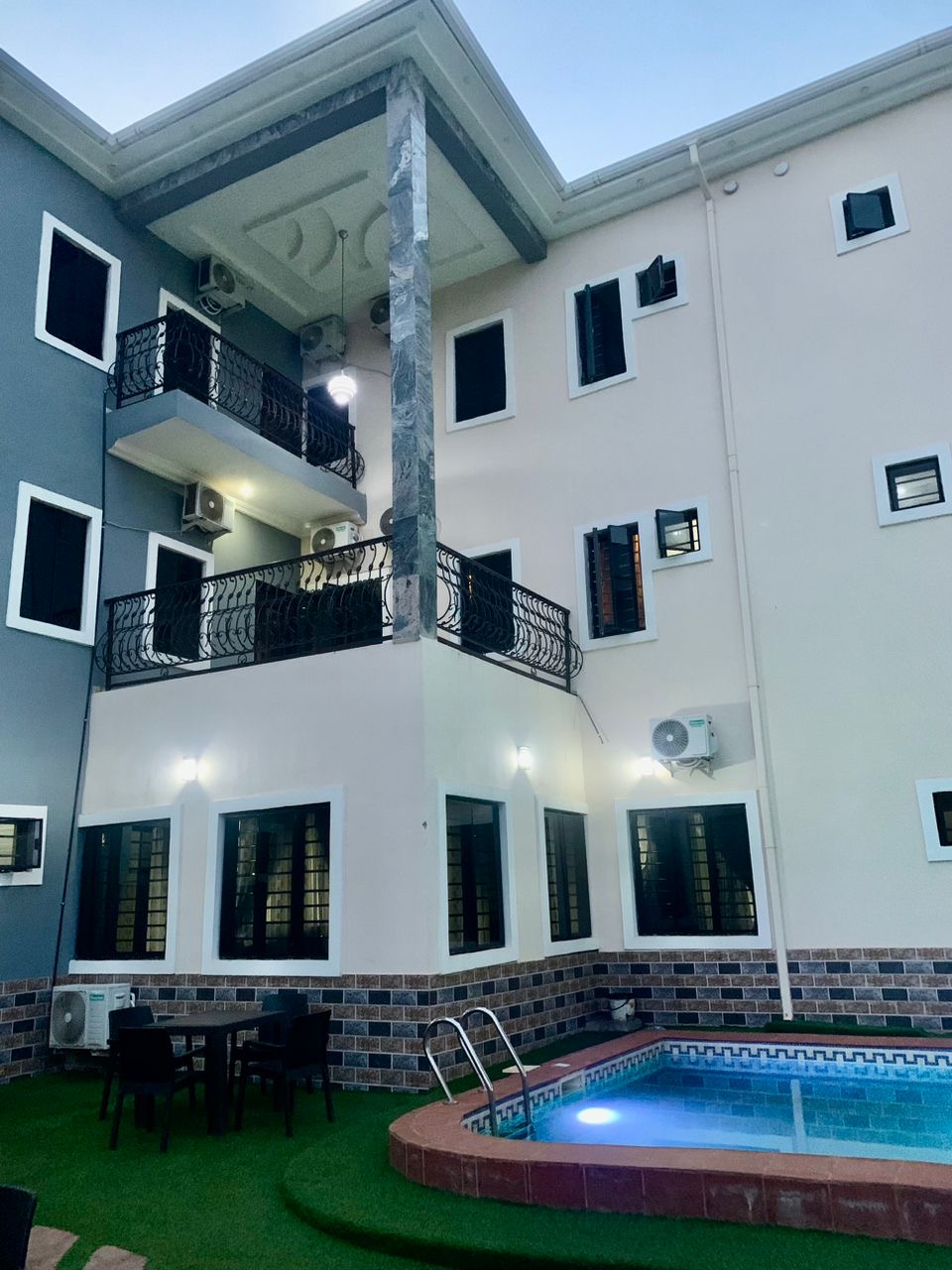 JIKSON ODO HOTEL AND SUITES, NSUKKA