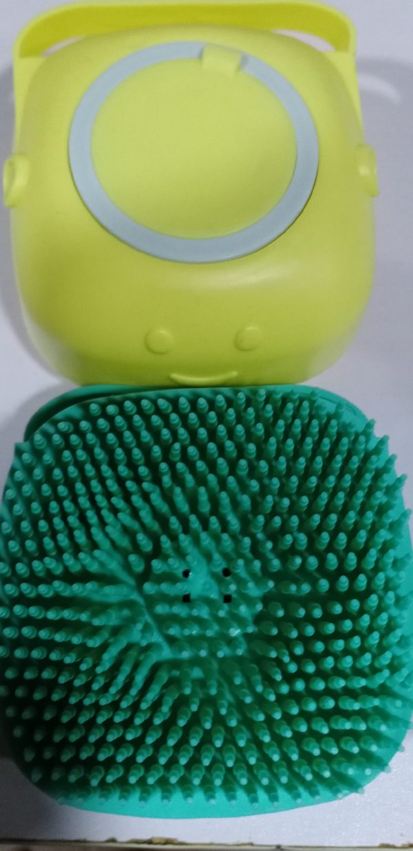 SILICONE MASSAGE BATH BRUSH