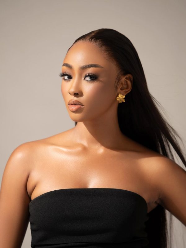 ONYINYECHI BASIL SHINES AS MISS UNIVERSE NIGERIA 2025   Anambra has a new reason to celebrate as Onyinyechi Basil, 25, dazzled her way to the Miss ...