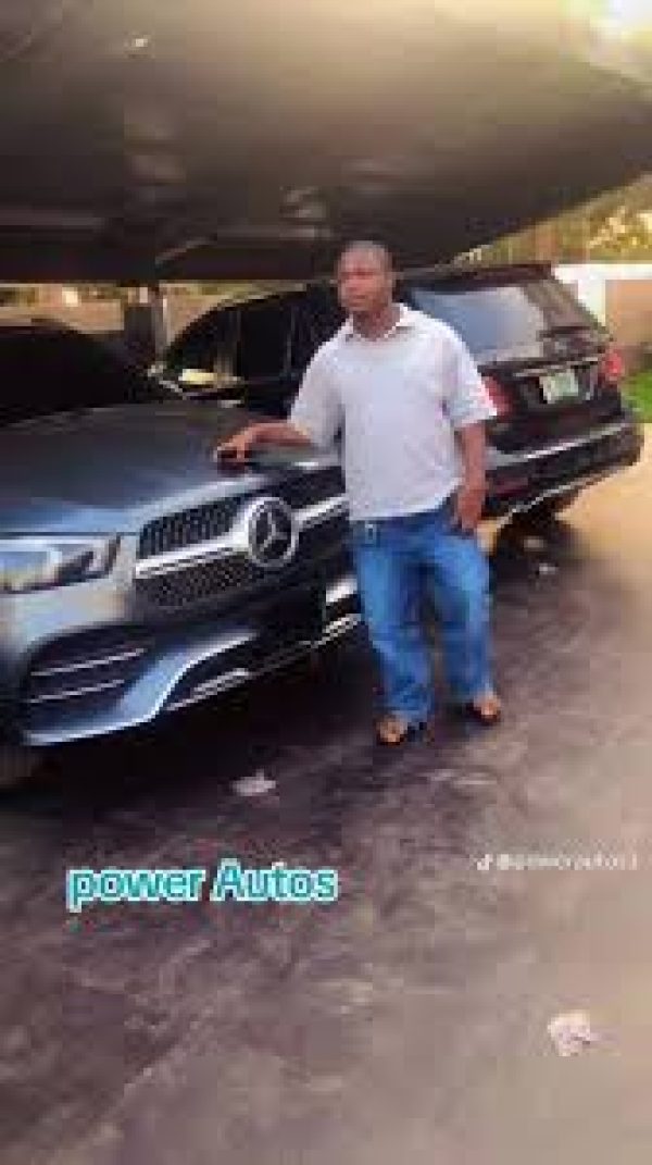 UNN SHUTS DOWN NIGHT EVENTS AFTER BONFIRE TURNS DEADLY   The University of Nigeria, Nsukka (UNN) has slammed a dusk-to-dawn restriction on all soci...